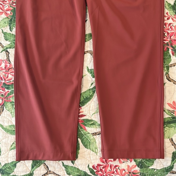 Lululemon On The Fly 7/8 Pant Size 10 EUC - Picture 3 of 9